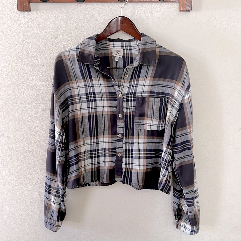 Flannel Cropped Button Down Long Sleeve